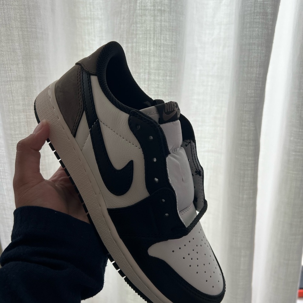 Jordan Air Retro Low OG in Sail and Dark Mocha